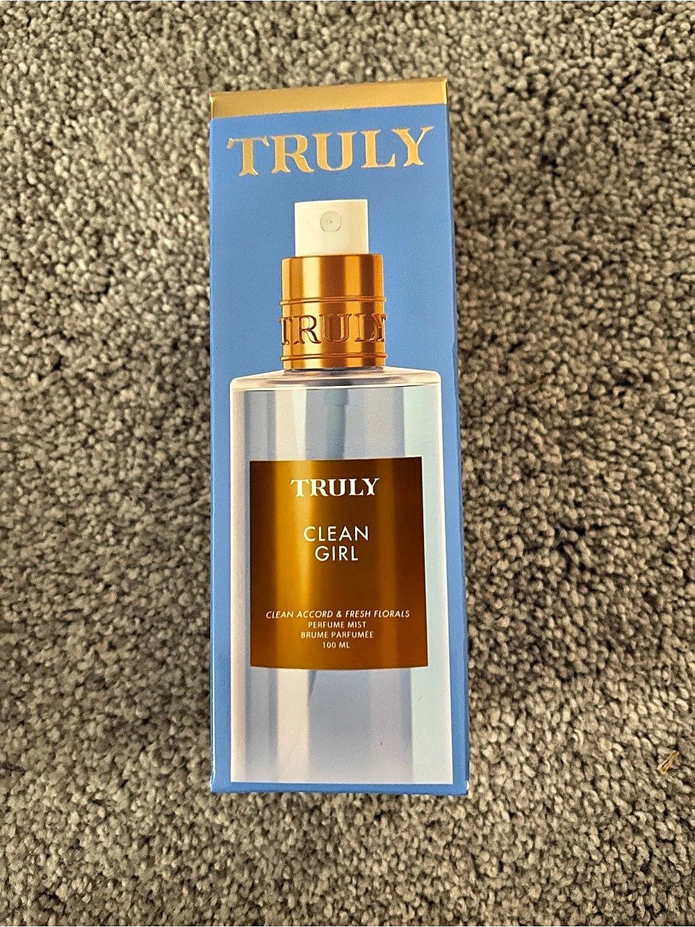 Truly Clean Girl Perfume Mist 100 mL Blue & Gold